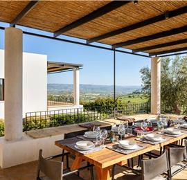 4 bedroom villa with pool near Noto, sleeps 8